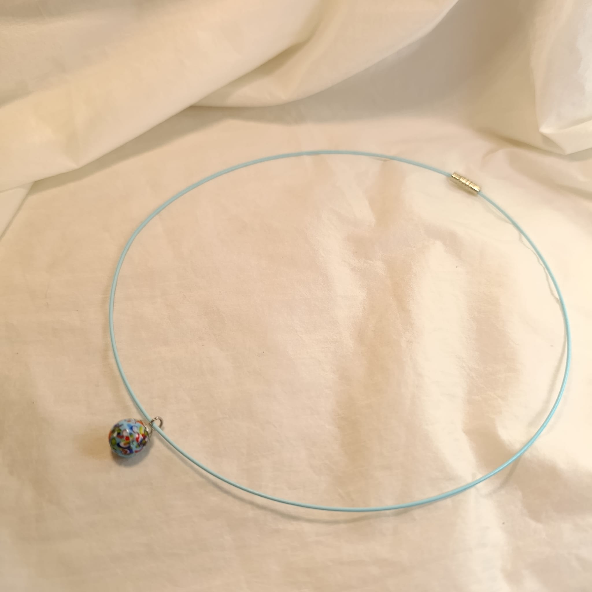 Skleněný náhrdelník se strunou 47 cm var.1 - Obrázek 2