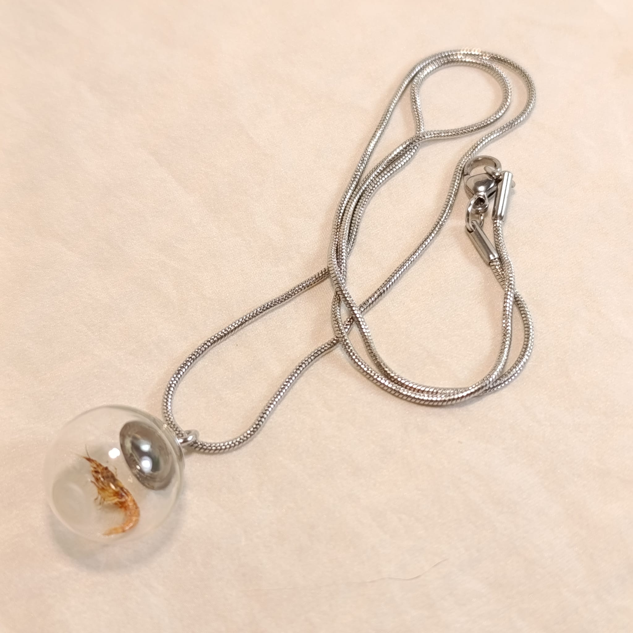 Kreveta na hadím řetízku - Obrázek 2