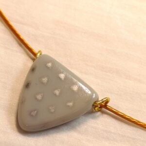 Náhrdelník fancy holografické sklo na struně 47 cm var.1