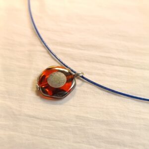 Náhrdelník fancy holografické sklo na struně 47 cm var.4