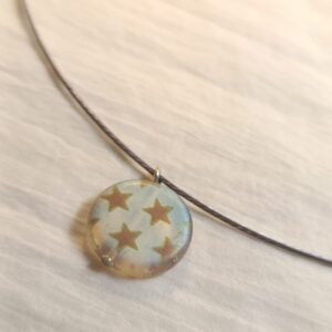 Náhrdelník fancy holografické sklo na struně 47 cm var.3