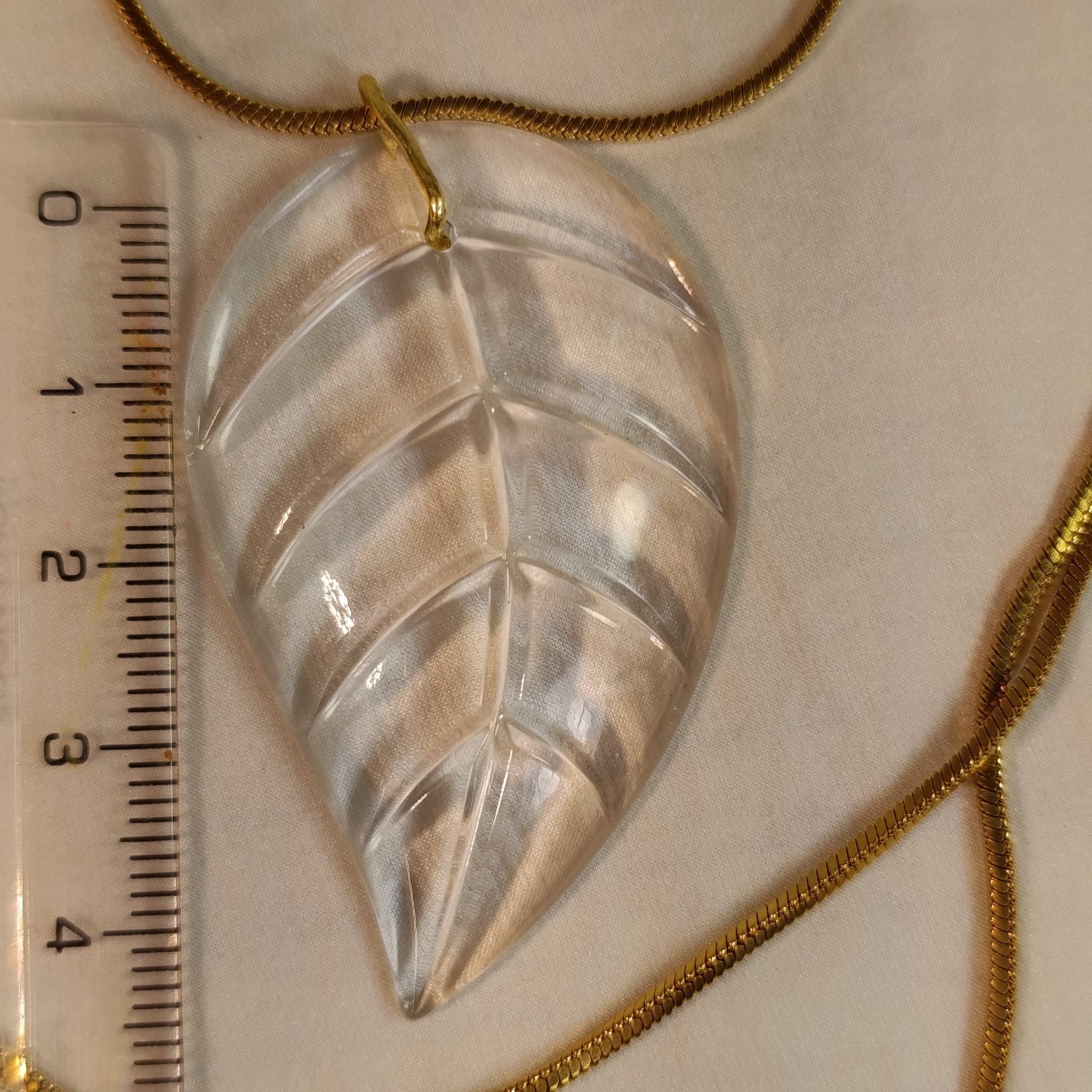 Náhrdelník skleněný list na zlatém řetězu z chirurgické oceli 60 cm - Obrázek 3