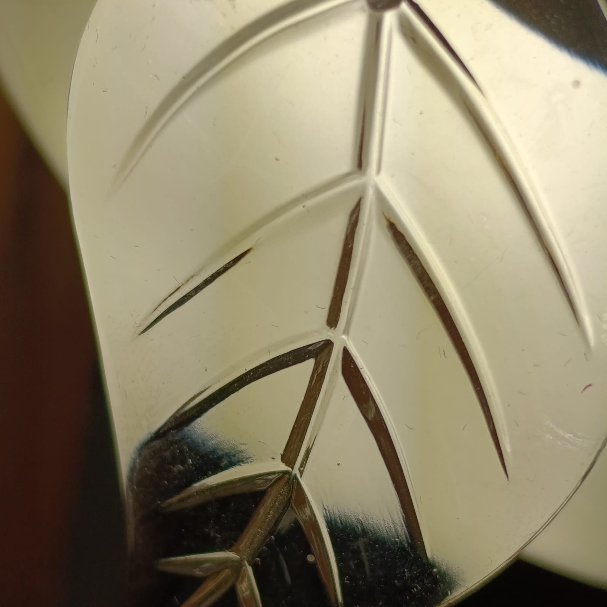 Náhrdelník skleněný list na zlatém řetězu z chirurgické oceli 60 cm - Obrázek 2