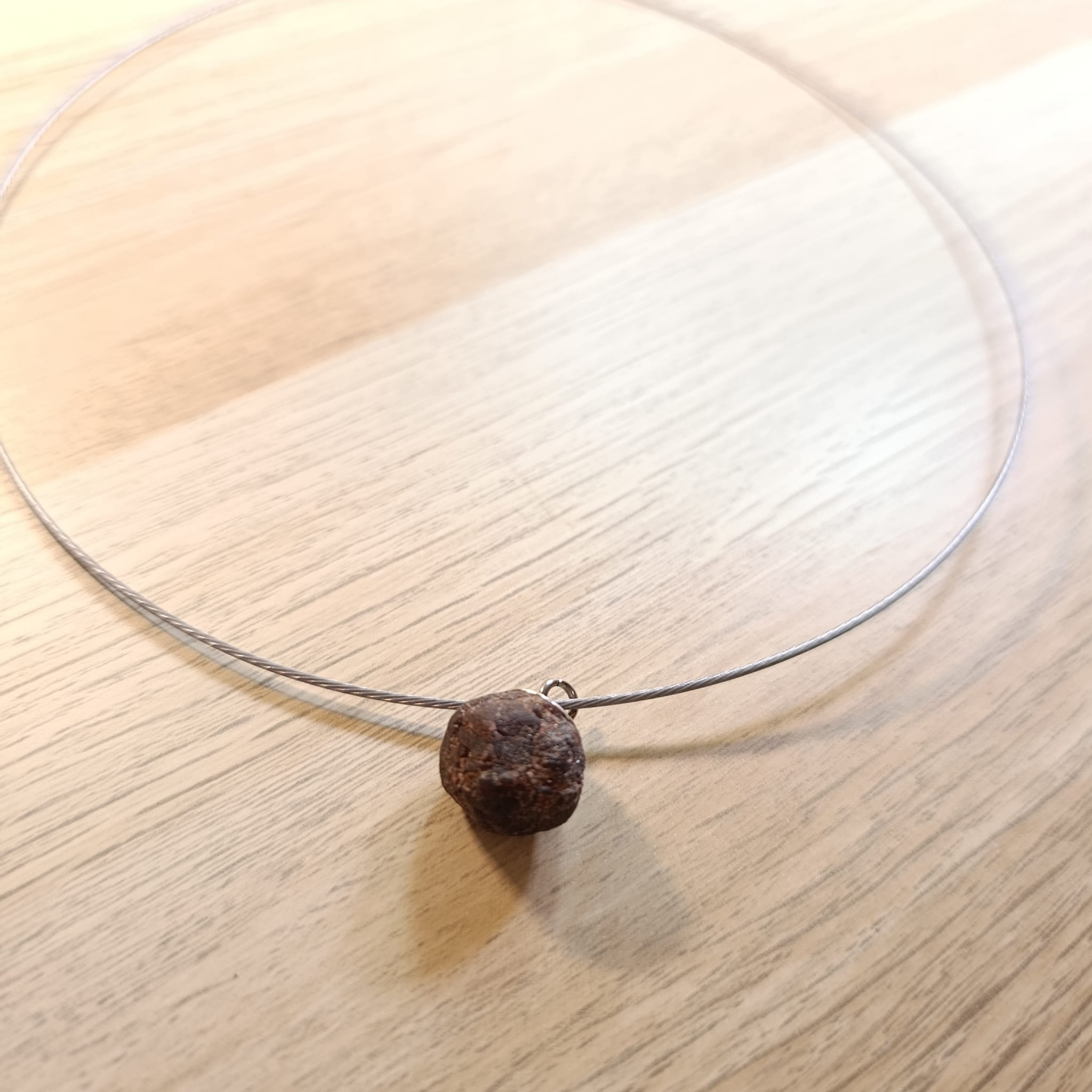 Náhrdelník Krystal pyropu z Granátové zátoky na struně 47 cm - Obrázek 2