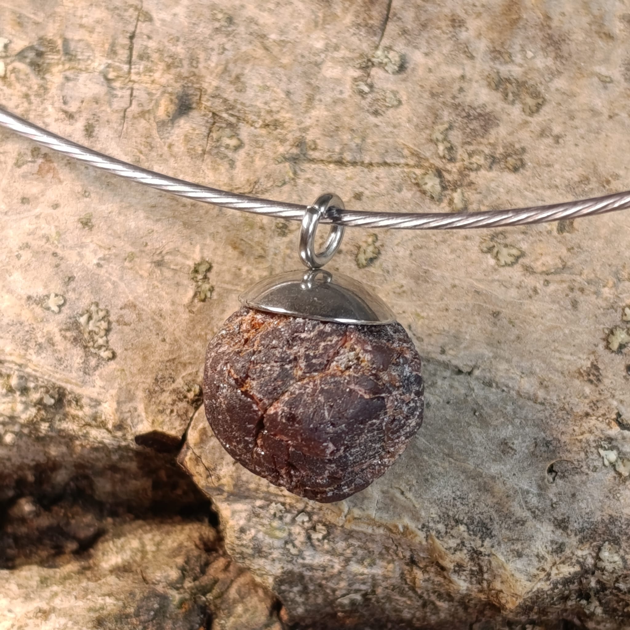 Náhrdelník Krystal pyropu z Granátové zátoky na struně 47 cm - Obrázek 3