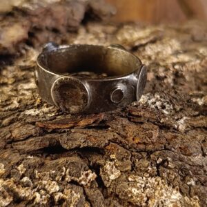 Prsten kovářský 24