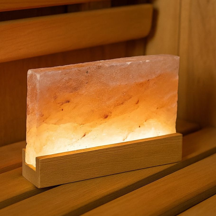 Solná lampa Hestia rozsvícená